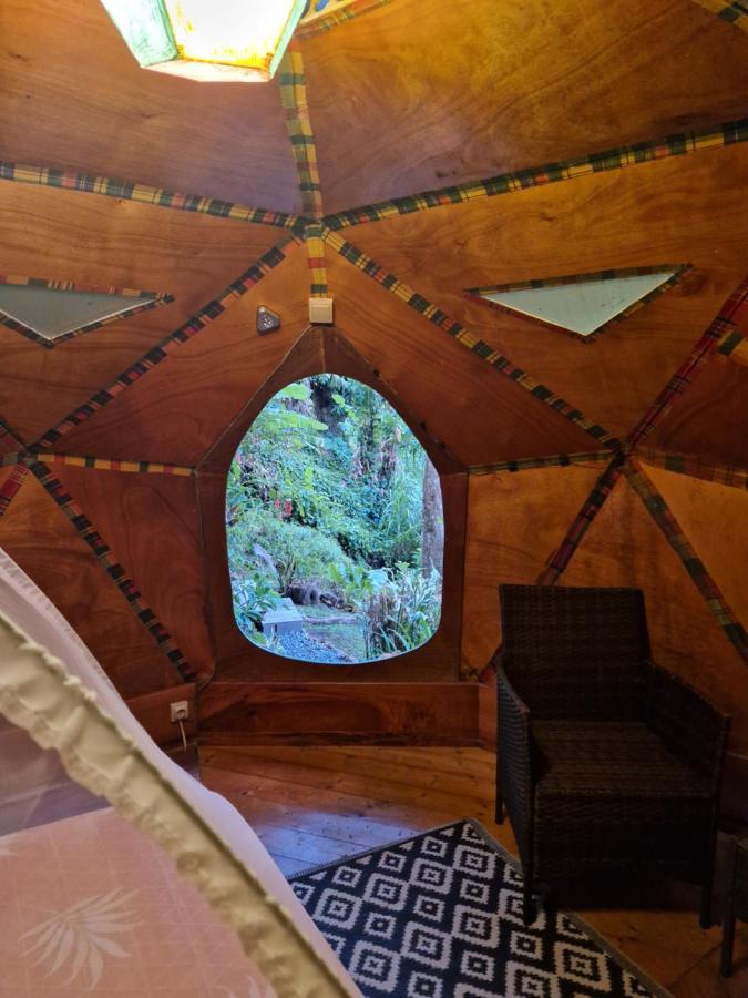 Dome En Bord De Riviere Hotell Saint-Claude Exteriör bild